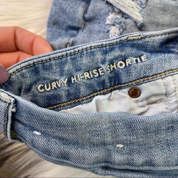 American Eagle Distressed Curvy Hi-Rise Shortie size 0 - Picture 5 of 9